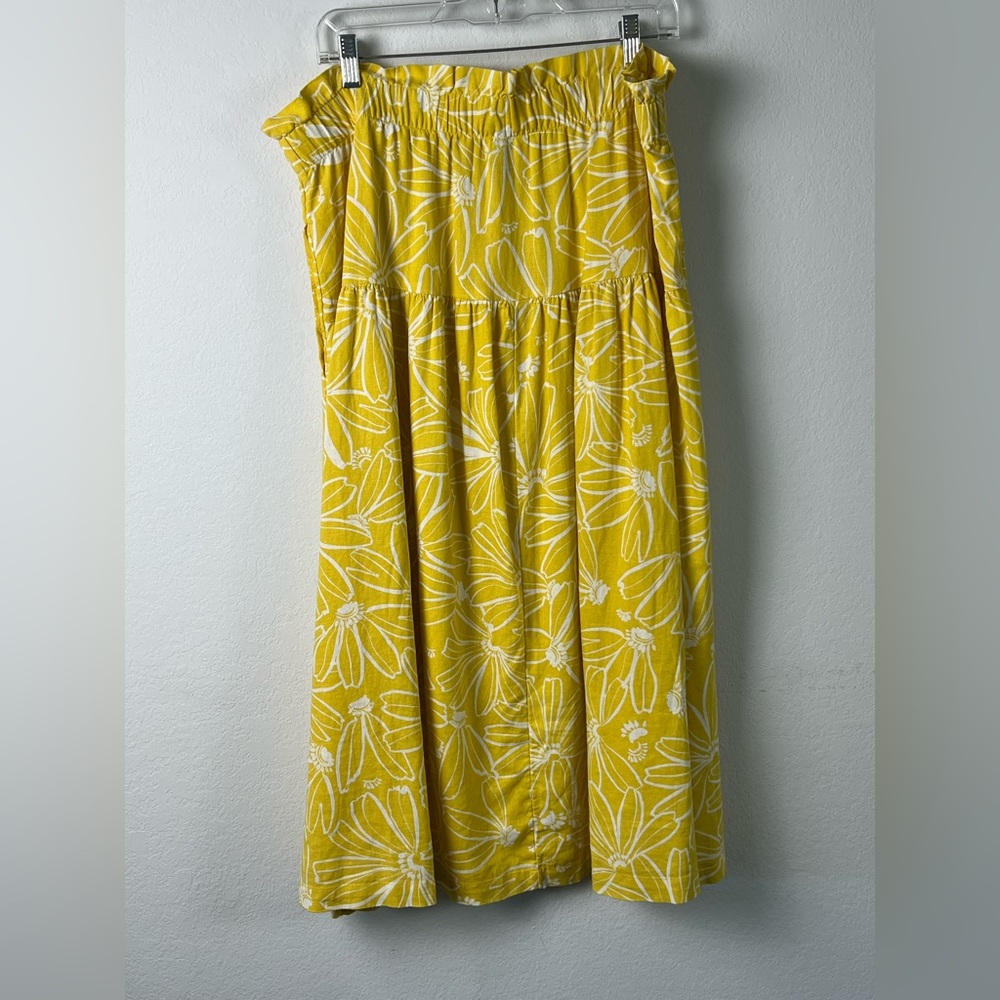 Universal Thread Floral Yellow & White Linen Rayon Blend Button Skirt. - Picture 3 of 12